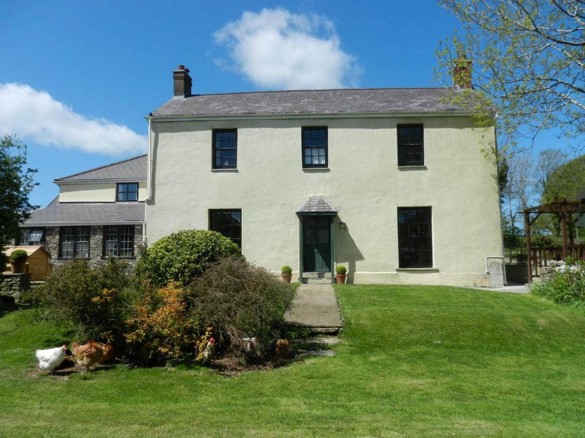Cilwen Country House Bed And Breakfast Abernant Exterior photo